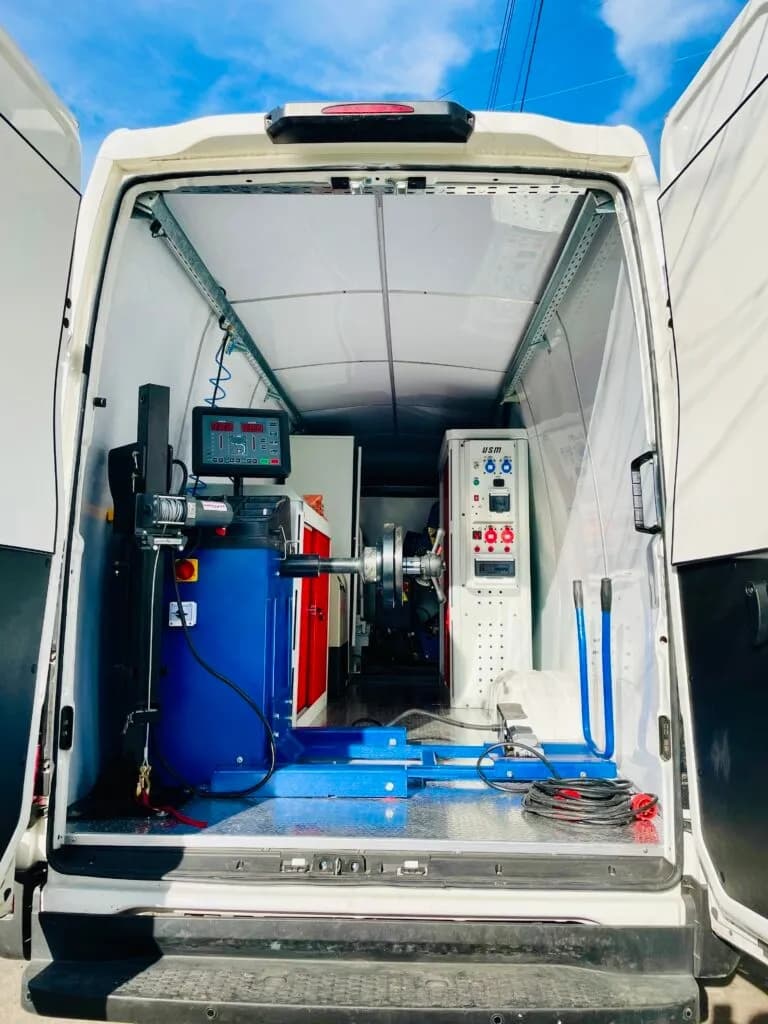 Imágenes de servicio de Gomeria Movil 2