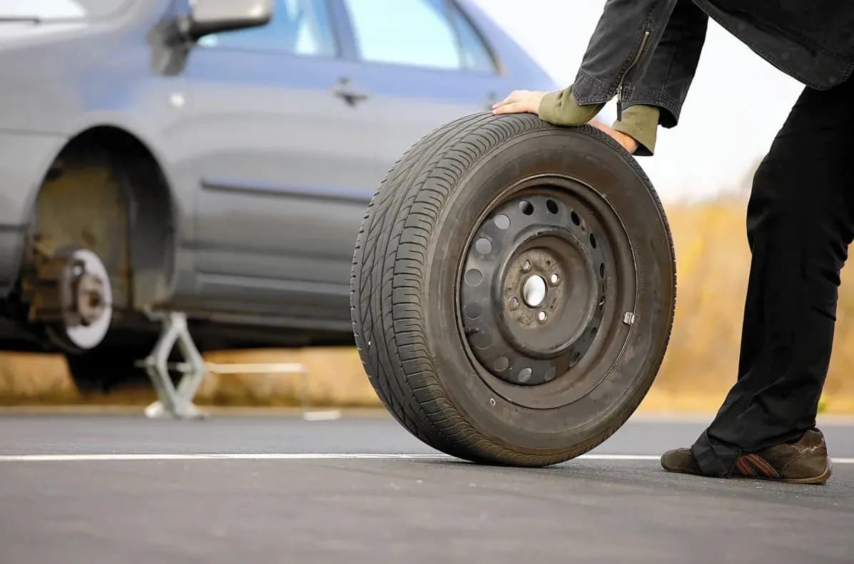 Imágenes de servicio de Gomeria Movil 5